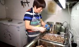 山楂加工爆料视频播放,从采摘到成品，一探究竟