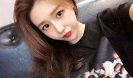 抖音第一女网红吃瓜视频,吃瓜视频背后的惊人真相！”