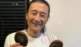 谢贤爆料带墨镜的视频,揭秘巨星日常风采