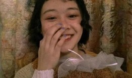 抖音第一女网红吃瓜视频,吃瓜视频背后的惊人真相！”